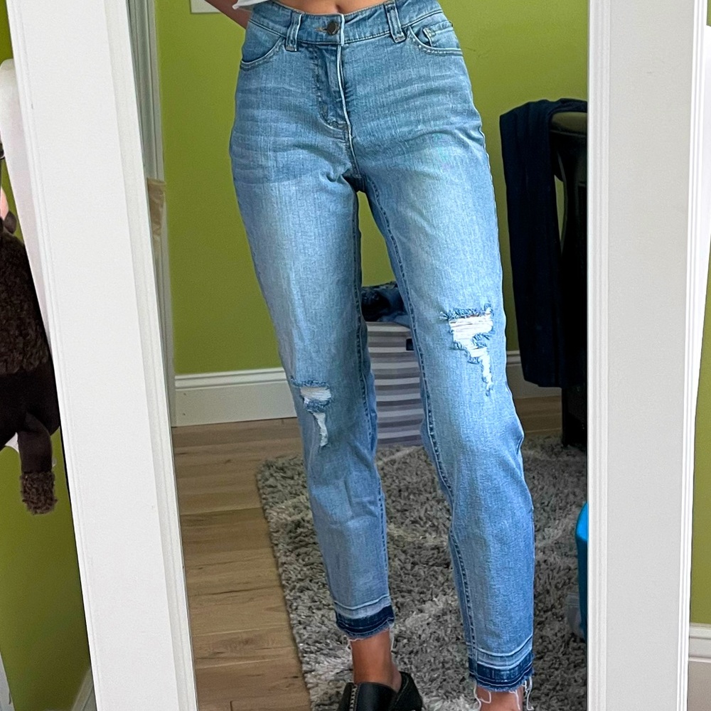 G by Giuliana Blue Jeans with distressed ankles